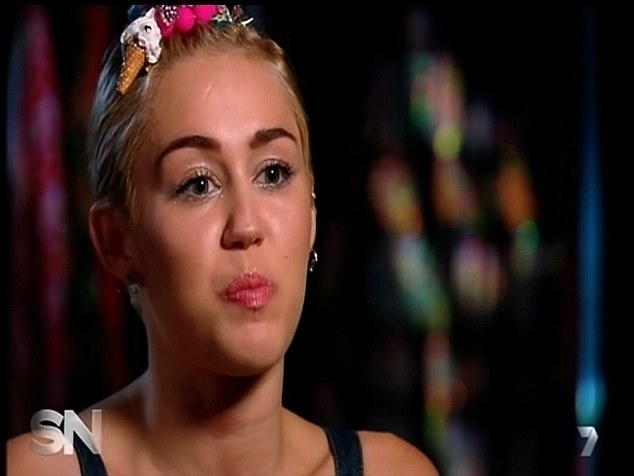 
	
	Miley trong buổi phỏng vấn